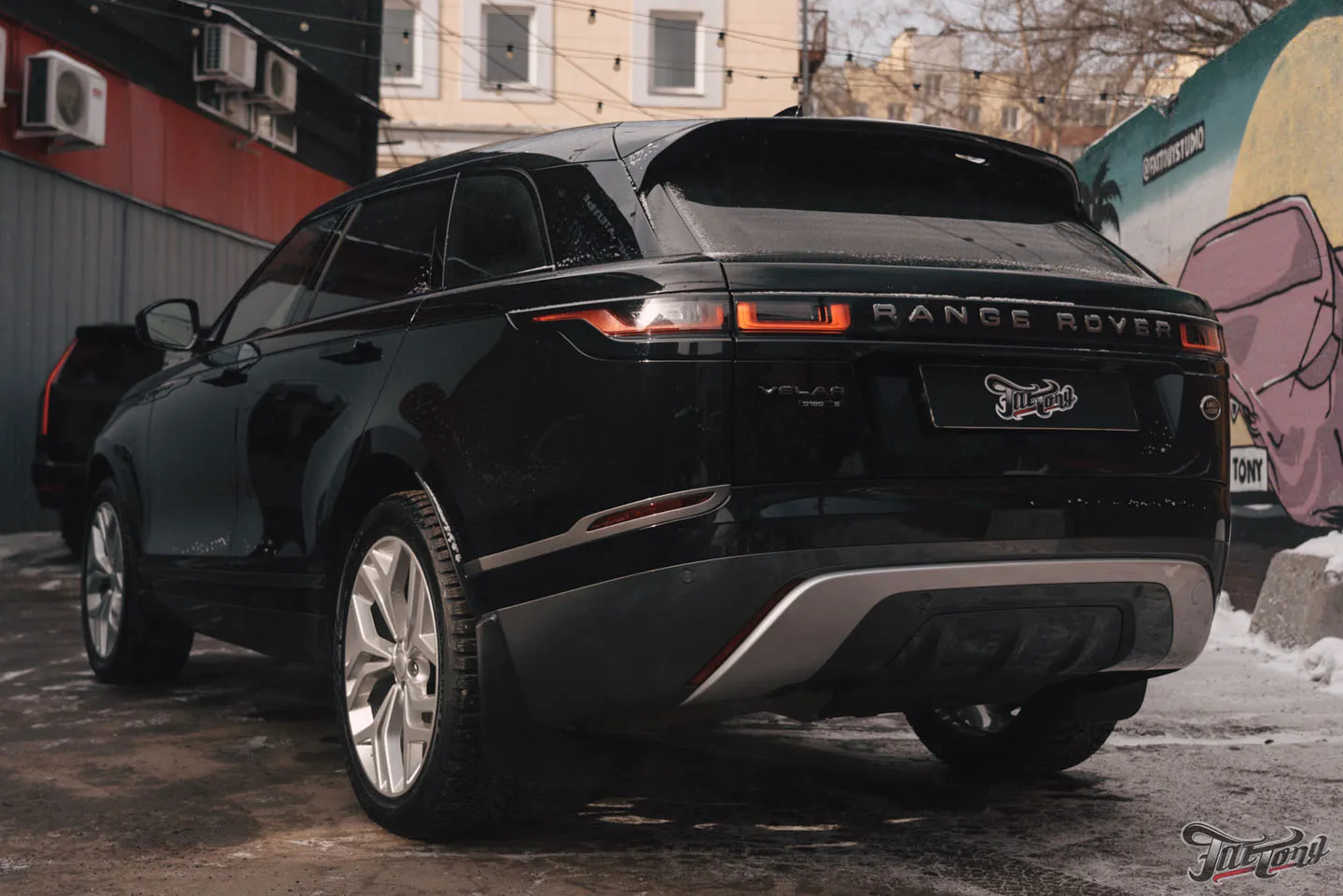 Химчистка светлого салона на Range Rover Velar